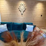 U Hanci Z Jacuzzi Chalet *