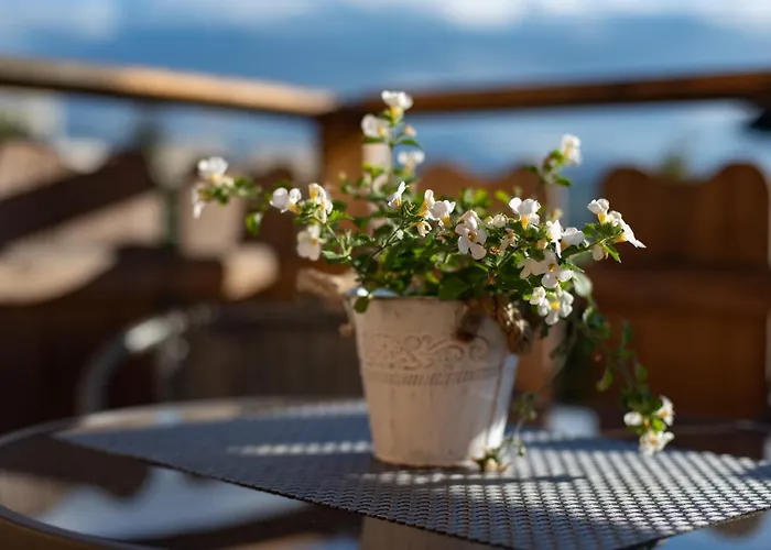 U Hanci Z Jacuzzi Chalet *